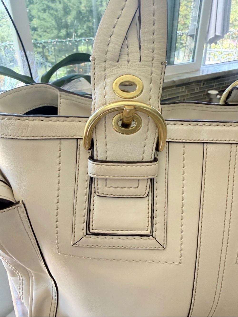 Vintage Y2K Coach Soho Mia tote bag - Picture 9 of 15